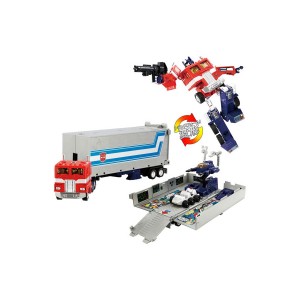 Takaratomy Transformers Missing Link C-01 Convoy
