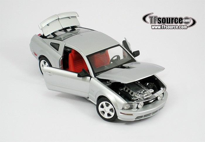Takaratomy Transformers Binaltech BT-10 Grimlock feat. Ford Mustang GT