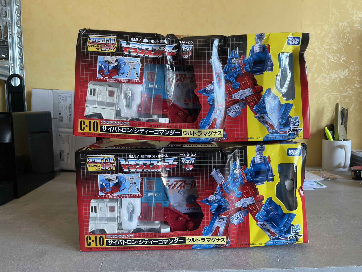Takaratomy Transformers Missing Link C-10 - Ultra Magnus(Scatola Danneggiata)