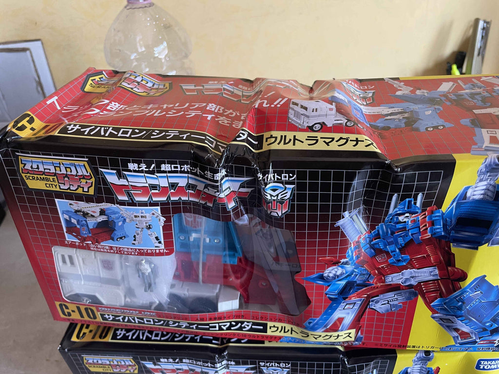 Takaratomy Transformers Missing Link C-10 - Ultra Magnus(Scatola Danneggiata)