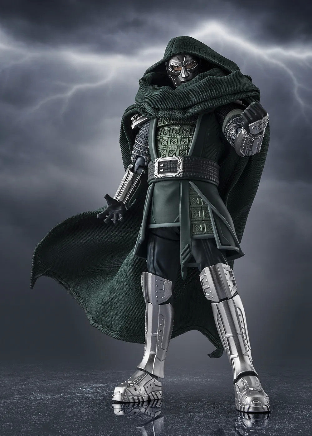 Bandai S.H.Figuarts Avengers Doomsday Doctor Doom