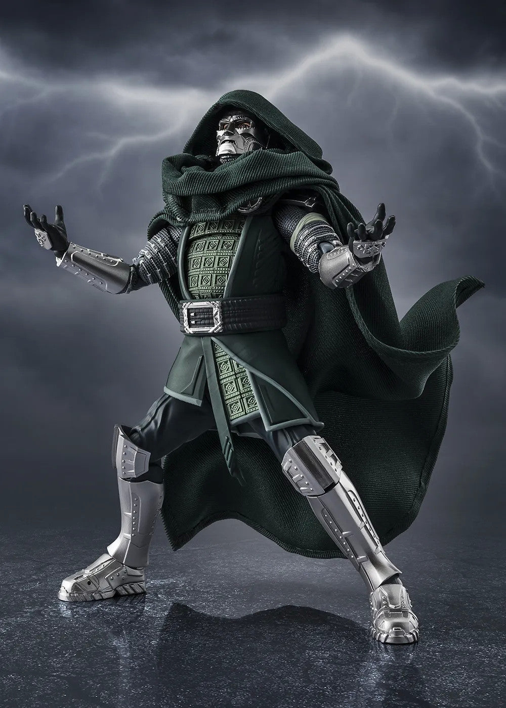 Bandai S.H.Figuarts Avengers Doomsday Doctor Doom