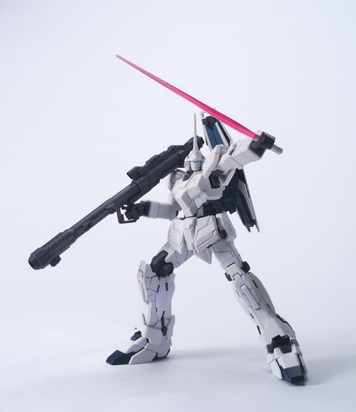 Bandai Gunpla High Grade HGUC 1/144 Gundam Unicorn(Unicorn Mode)